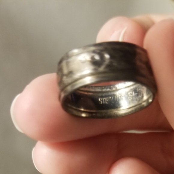 charming signed Schlang Co vtg silver ring w arrows through hearts - Picture 10 of 12